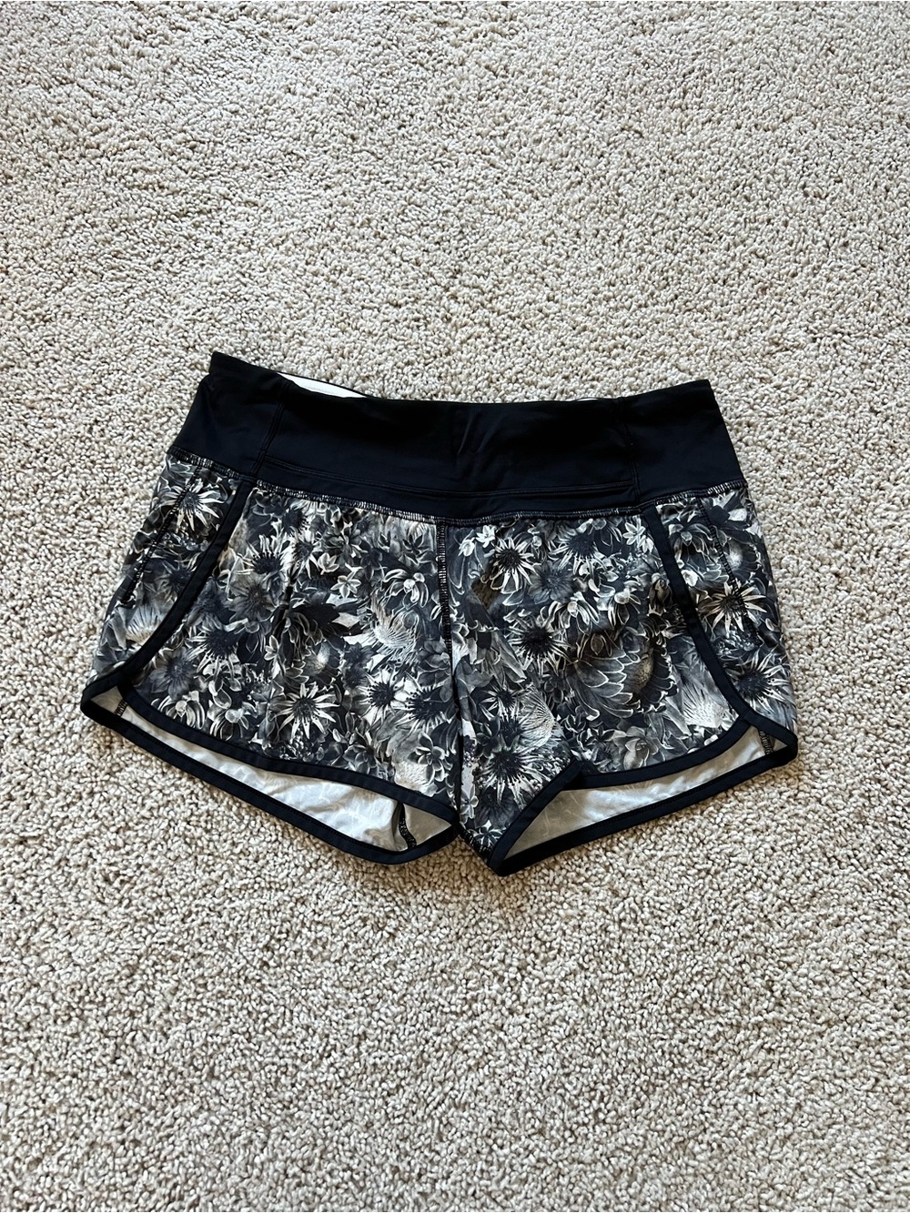 Lululemon Flowabunga Runtimes Short